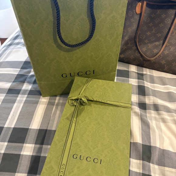 Gucci Brown Sandals with Gold Logo - Picture 7 of 7